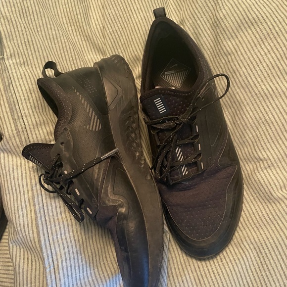 Nike Runners - Picture 2 of 3